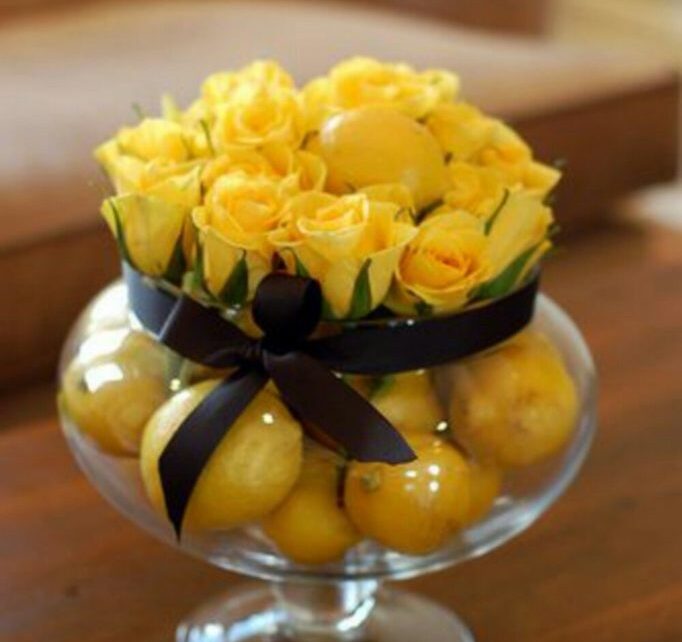 Merangkai Buket Bunga dengan Vas dari Buah